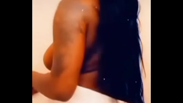Nonton Tittie Slip thumbnail