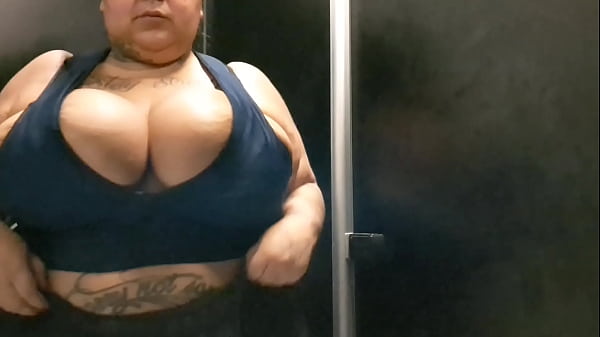 P&oacute;s Treino No Banheiro Da Academia thumbnail