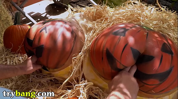 Play MP4 - Pumpkin Booty Patch With Rose Monroe and Valentina Jewels