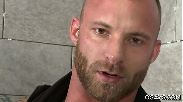 Muscular dude Derek loves to masturbate 