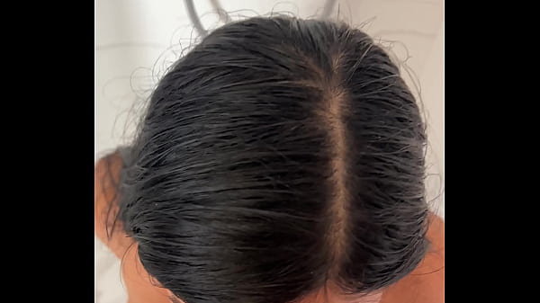 Ducha Caliente Con La Puta De Mi Vecina Venezolana thumbnail