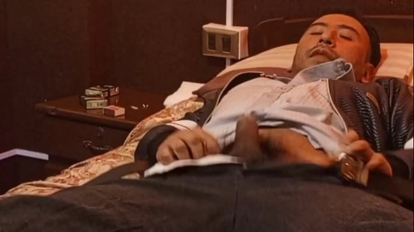 Encerrado en_mi Habitación_Me Saco_Toda la_Leche