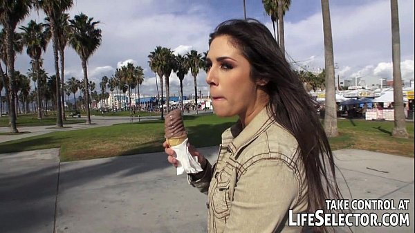 Play MP4 - Guy fucks his photo model girlfriend&comma; Anna Morna