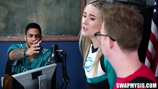 Nonton A Stepsister Swap thumbnail