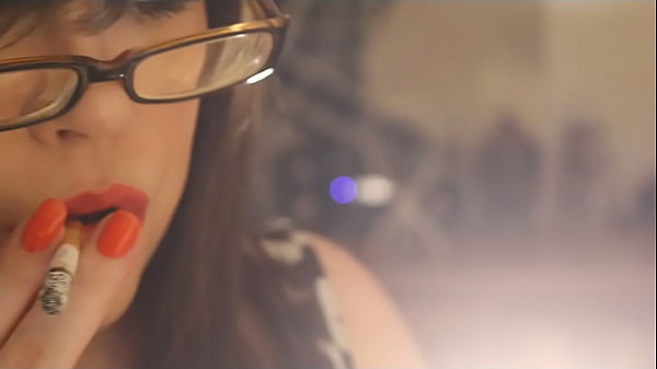 Chubby_Tina Snua Smoking 2 Lucky StrikeCigarettes Smoking Fetish