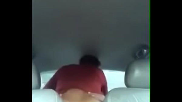 Play MP4 - fat ass fucking in the car