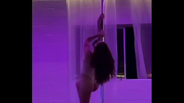 Lil dance for sum dick 