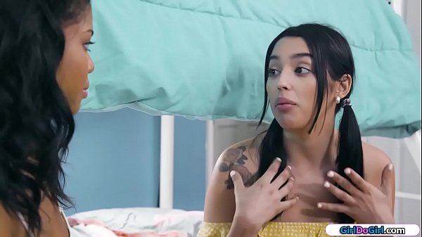 Play MP4 - Teen is facesitted by ebony on lesbicamp