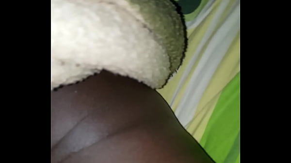 Elle dort et je capture son cu 