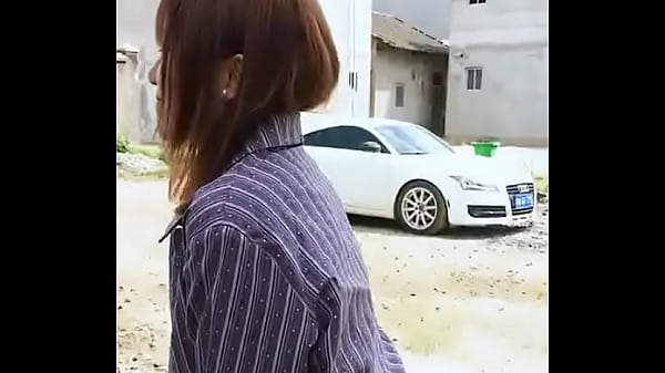 Poor chick peed her pants