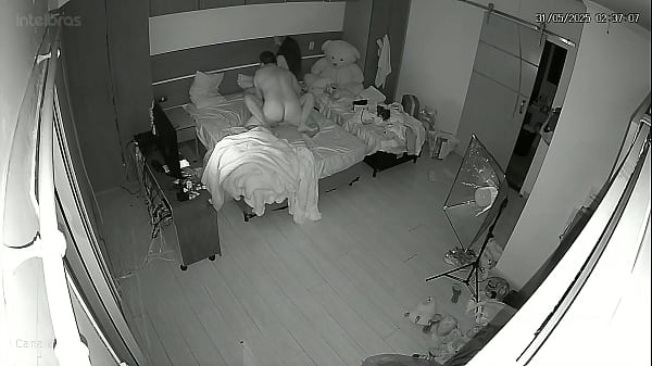 Trisal Flagrado Em Momentos Intimos thumbnail