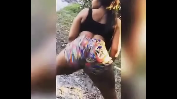 Throw dat azz in a circle 