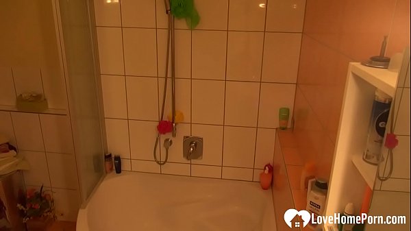 Play MP4 - Horny friends wife taking a shower
