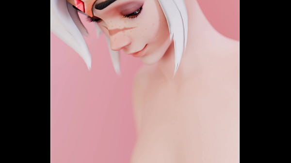 White haired tracer fingers pussy 