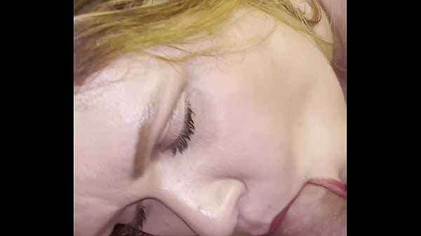 Dj brisa mamando deitadinha at&eacute; engasgar 