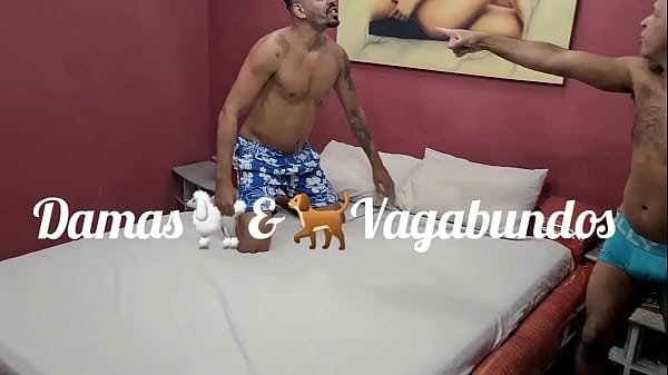 Casada com_tesão fode com_dois e o_corno só observou a rapaziada_fudendo_a gordinha safada Leo Ogro Antônyvtt