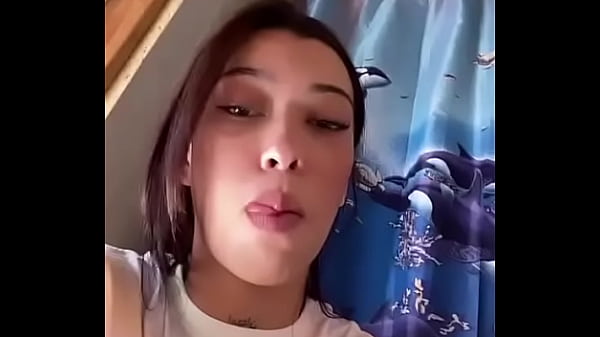 Nonton Stupid Teen Whore Makes Herself Puke thumbnail