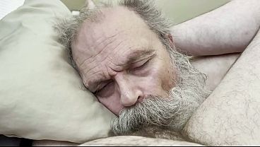 Play MP4 - Straight Down His Gullet - Big Beard Fuck