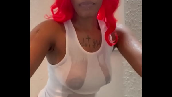 Play MP4 - Betty Bangkok let&rsquo;s plumber use her face&period;