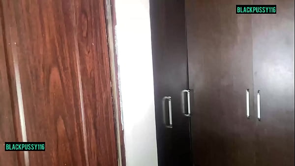 Nonton African Madam Fucks Bbc Plumber While Lonely At Home thumbnail