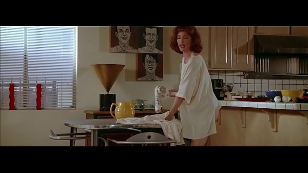 Julianne Moore in Short Cuts_1993