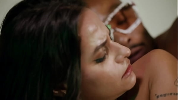 Sex Teachers Demonstrate How To Satisfy Your Partner In Bed thumbnail