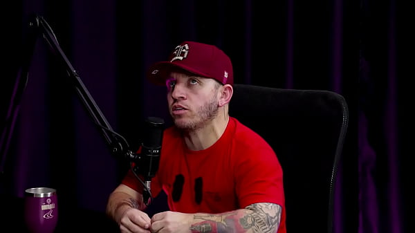 An&atilde;o usa vibrador na buceta da safada ap&oacute;s dizer que ubiu na privada pra comer a mulher no banheiro n&atilde;o sabe se teria um relacionamento liberal come&ccedil;ou com um casal pitoco watch sheer red