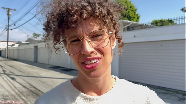 Play MP4 - Stepmom Tests to See If I'm Gay