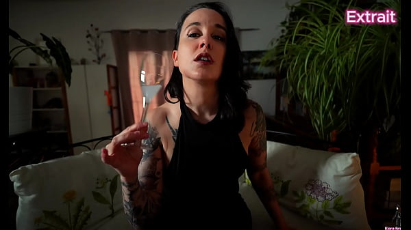 Tu es invit&eacute; &agrave; ma table pour un toast tr&egrave;s sp&eacute;cial devines de quoi 