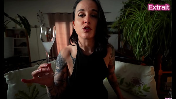 Tu es invit&eacute; &agrave; ma table pour un toast tr&egrave;s sp&eacute;cial devines de quoi 