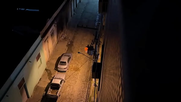 Olhem o urso retornando pro motel tinha ido buscar tk 