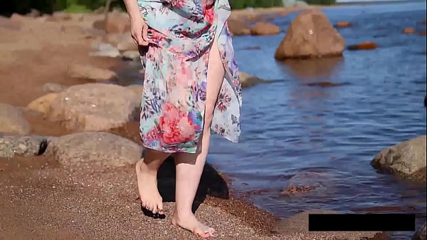 Nonton Piss In The Sea thumbnail