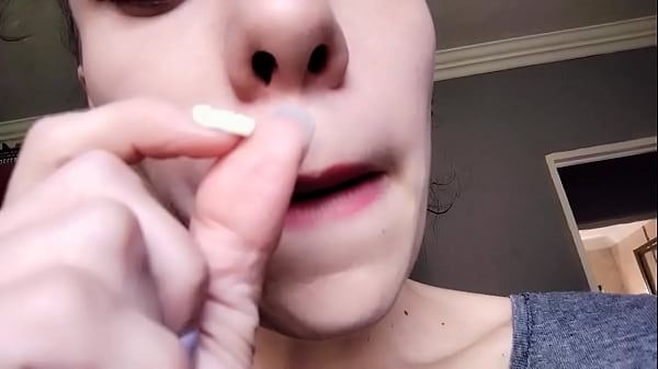 Play MP4 - Picking my fat nose and blowing out my snot &vert; Close up nose fetish