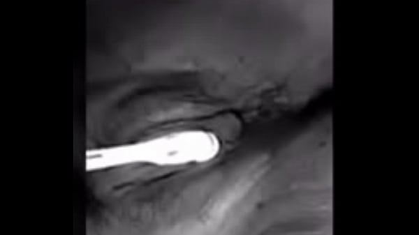 Nonton Nahima Beurette De Nice Se Masturbe Avec Sa Brosse A Dents Vibrante Sur S. thumbnail