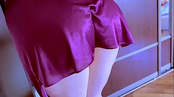 I found my stepmom in a nightgown and no panties shemust have been_looking_for something but it made me horny and Ifucked_her pussy