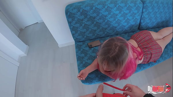 Сводная сестра хотела вкусняшку но получила мой твердый член изменил содной сестре с конфеткой и дал пососать свой член кончил глубоко в ее горло