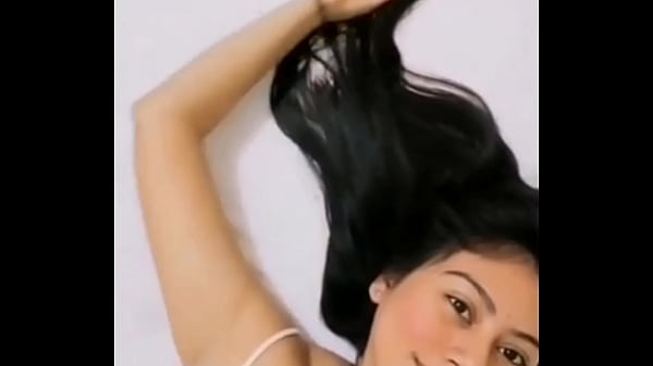 Quisiera que alguien me jalara de mi Largo Cabello