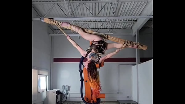 Nonton Splits, Bondage, Robots thumbnail