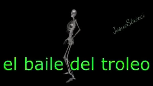 Tiene hojas de colores