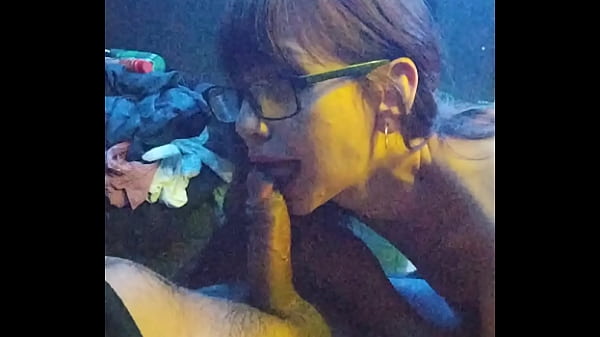 sometida le_gusta tragarse la verga_completajunto con las bolas