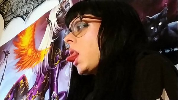 Play MP4 - ASMR kisses