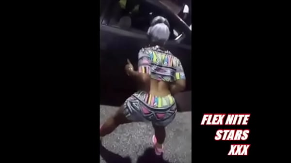 Grama_x shakin_her booty