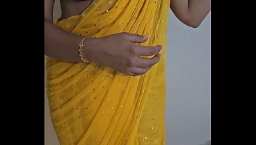 Eveving Show In Yellow Saree thumbnail