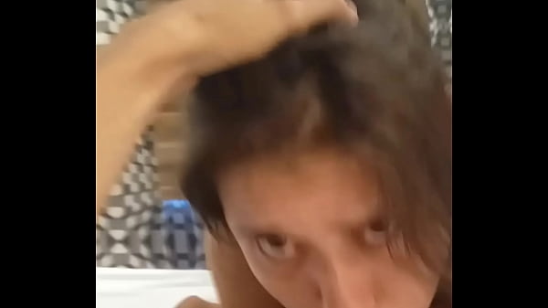 Novinha Safada Chupando E Dando Muito Para Dois No M&eacute;nage thumbnail