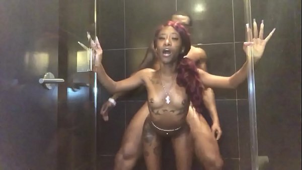 Play MP4 - Rome major gives Mini stallion Major dick