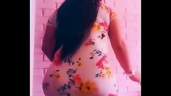 gostosa com calcinha marcando