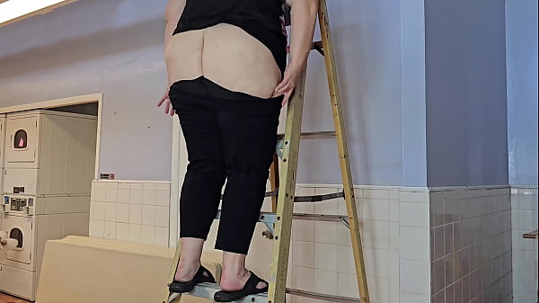Janitor Climbed Ladder And Started Peeing -hijab Bbw Ssbbw Pissing, Fat Girl, Big Fat Ass, Fat Pussy - Plumper, Chunky, Curvy, Chubby, Bbw Booty thumbnail