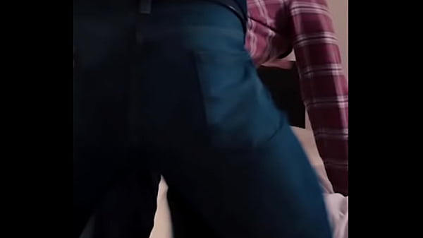 El de seguridad del hotel me folla por propina extra que machote dominante es 