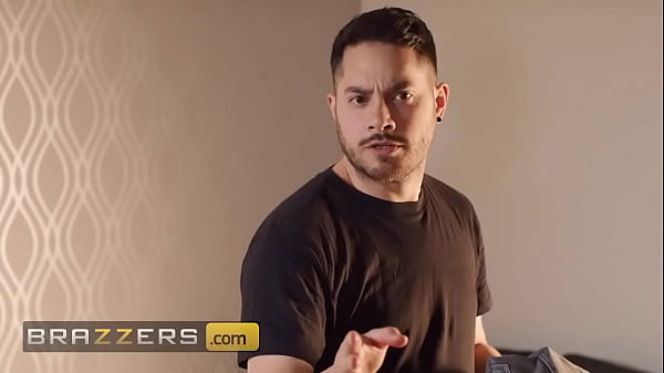 Play MP4 - Niykee Cruz Does Her Workout When Danny Comes in & The Two Have Some Sneaky Sex Right Behind Her Man's Back - Brazzers