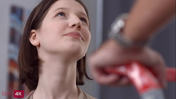 Play MP4 - Margo Von Teese - Two dicks are better than one